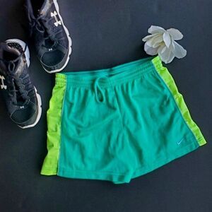 💍Nike green and yellow shorts